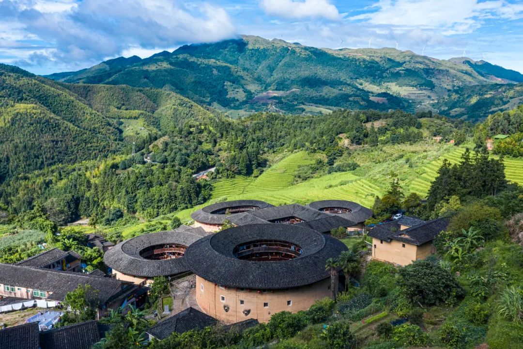 福建之行，嘉宾璀璨，观众热情如火